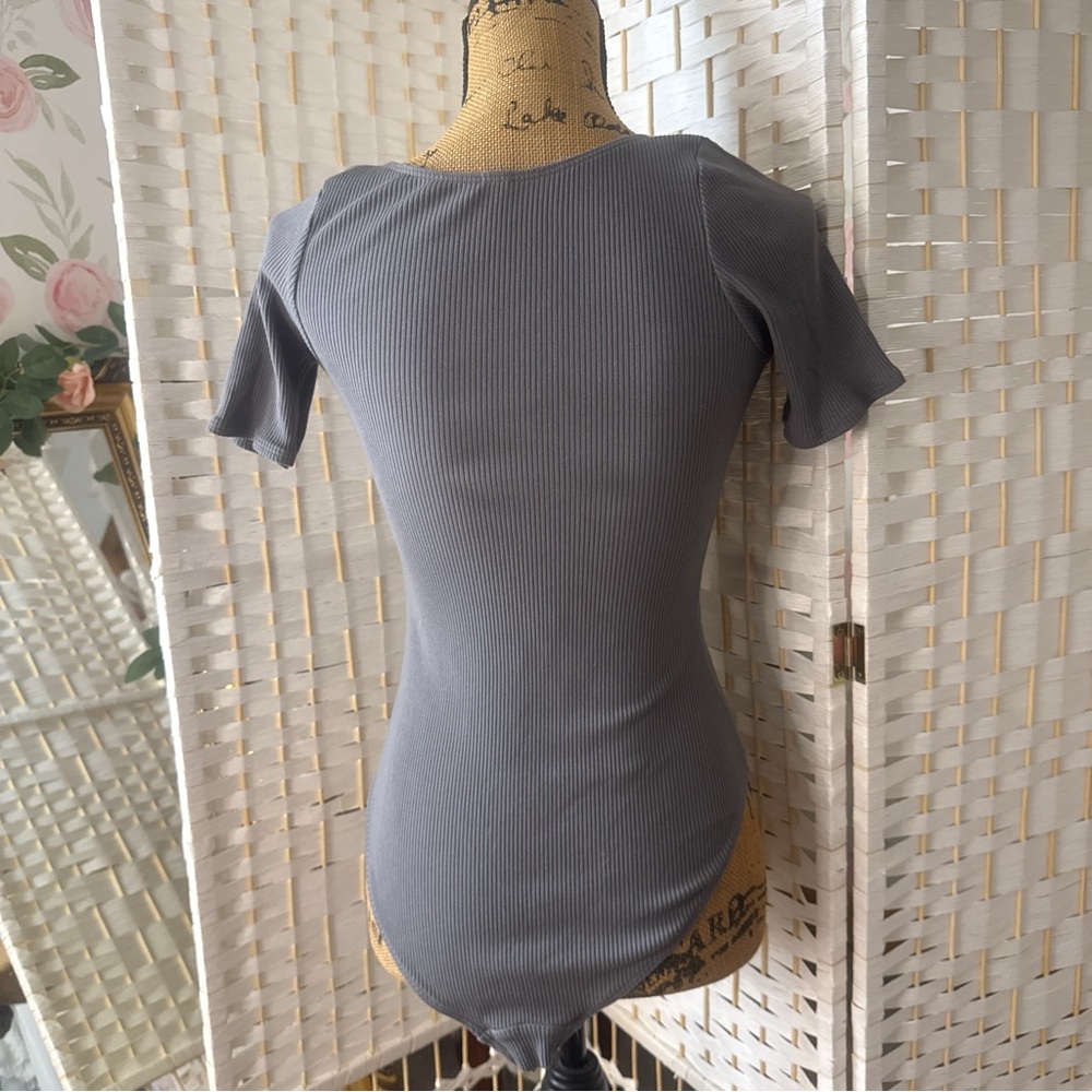 Gray Ribbed Button-Front Top - Picture 5 of 7